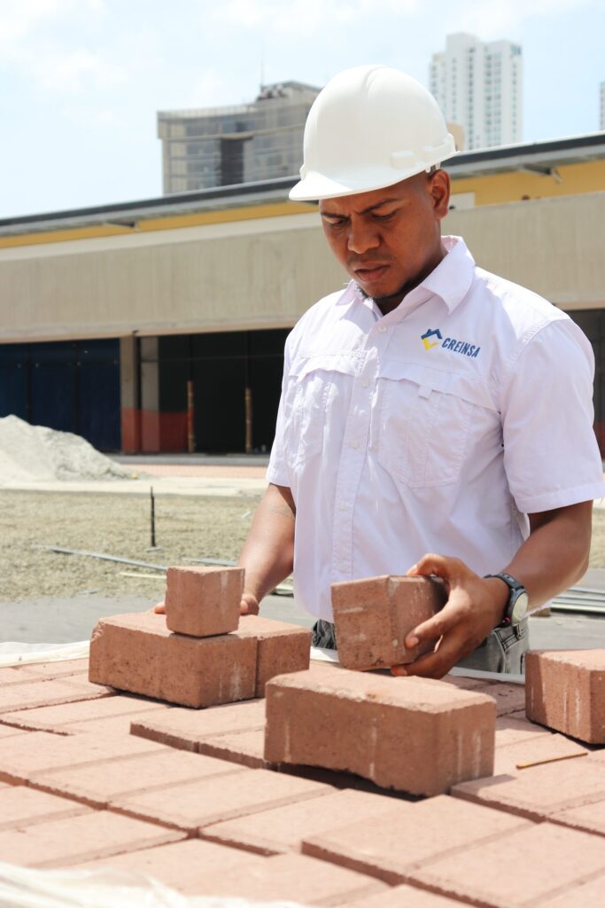 Plaza K57 — proyecto Creinsa